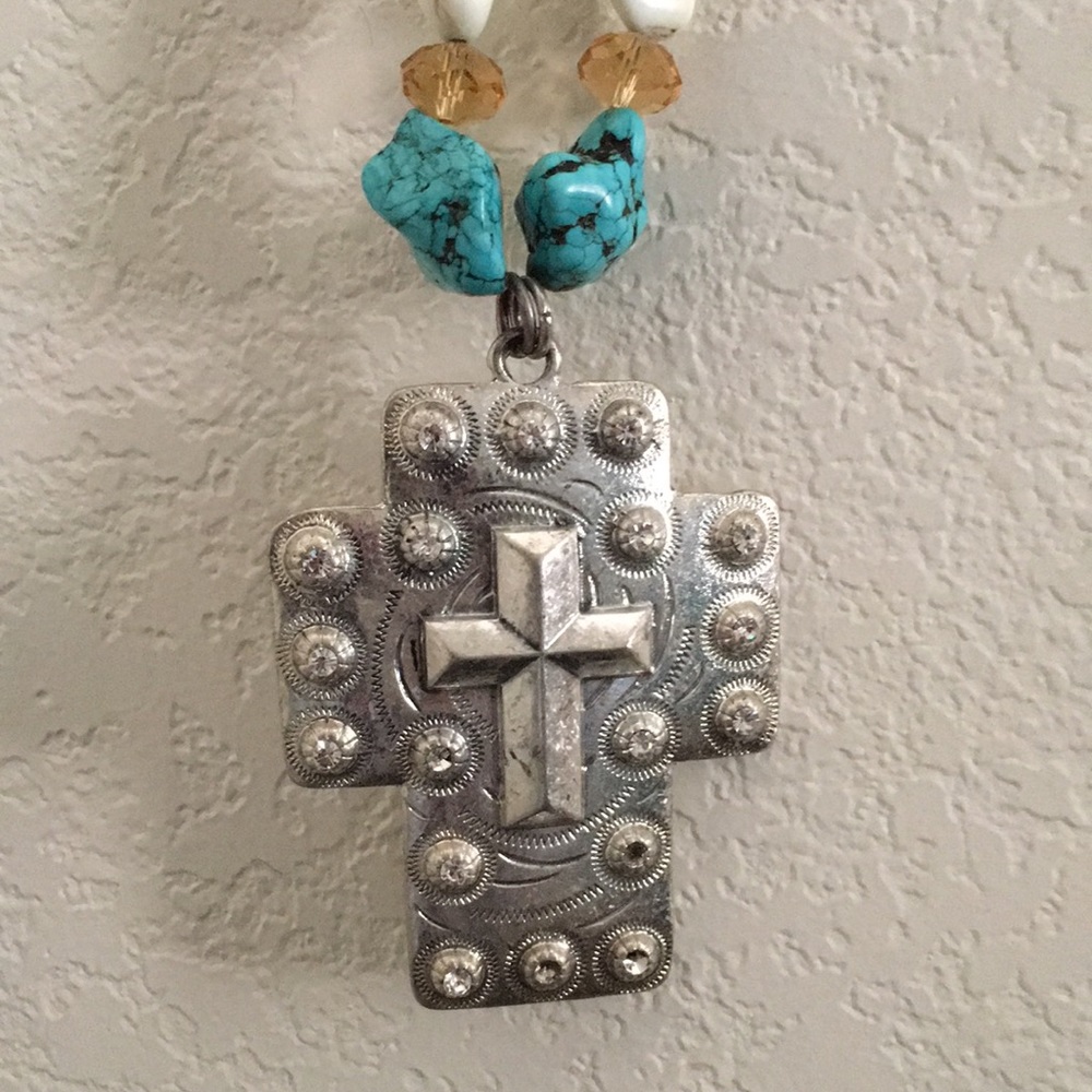 Gorgeous cross necklace!